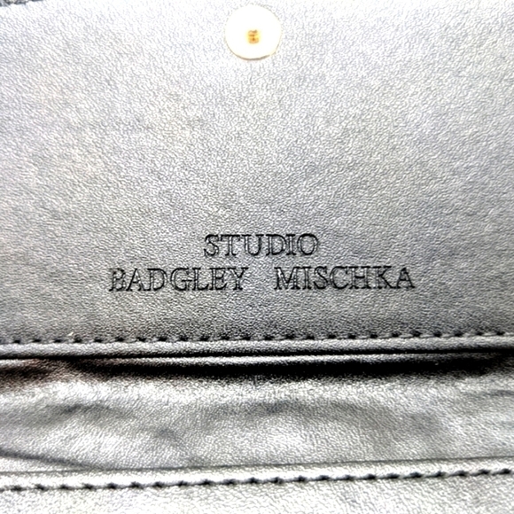 NWT-LAST ONE!-Badgley Mischka Black Foldover Quilted Wallet - Picture 4 of 8